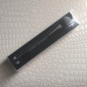 Marc Jacobs Sculpting Foundation Brush